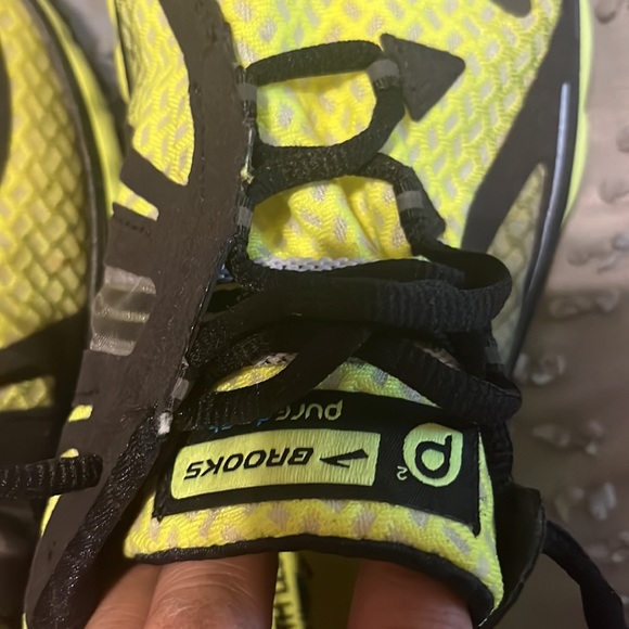 Brooks - Picture 6 of 7